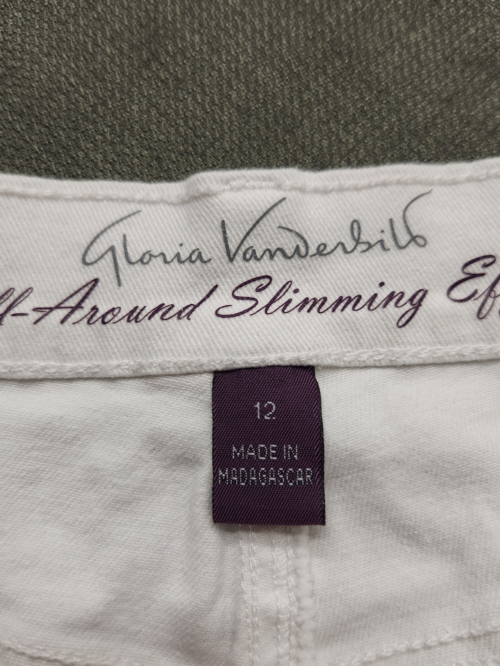 ⭐️Gloria Vanderbilt Amanda Bermuda Shorts White Size 12 High Rise Slimming Denim - Picture 4 of 6